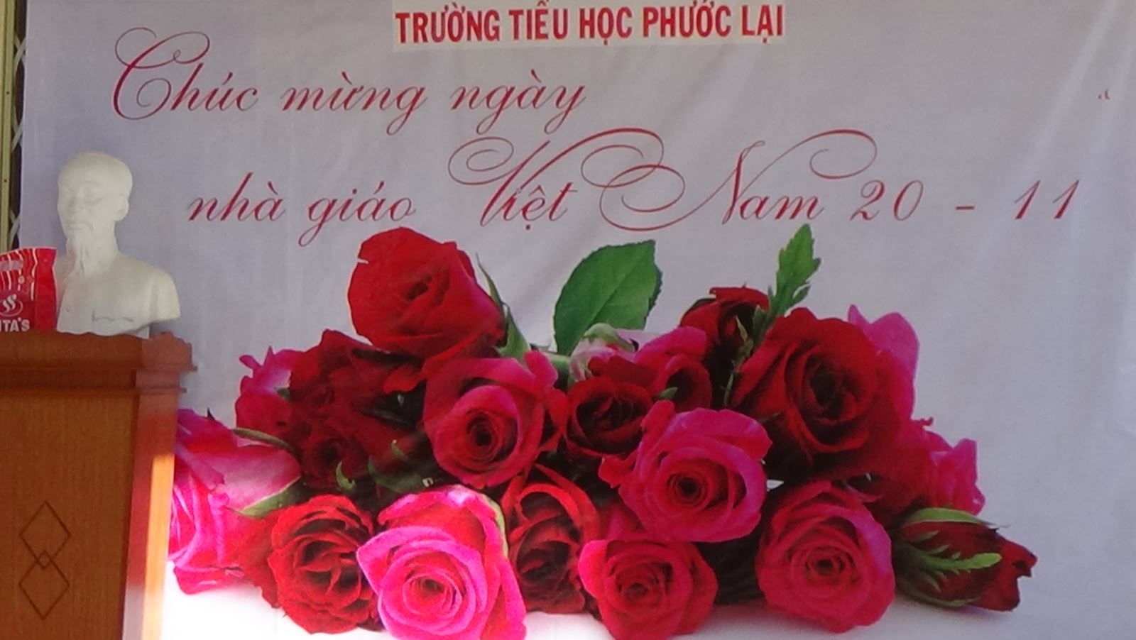 Lễ kỷ niệm 36 năm ngày Nhà giáo Việt Nam 20-11 tại Trường tiểu học Phước Lại